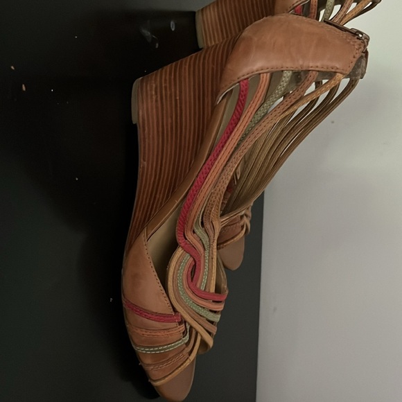 Franco Sarto Sandal Wedges - Picture 2 of 3